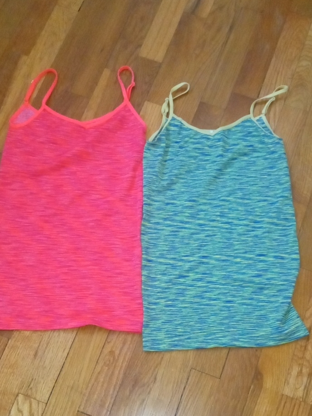 women small set of drifit cami, pink and green